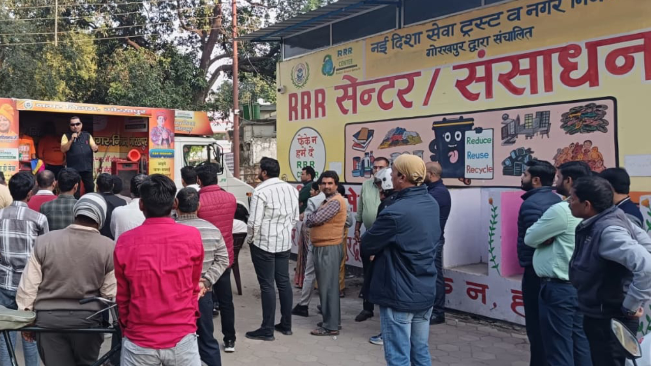 जादू के माध्यम से स्वच्छता का संदेश: गोरखपुर में अनोखी जन-जागरूकता पहल